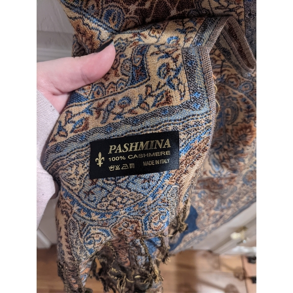 🆕WOT Reversible Pashmina - Picture 6 of 6